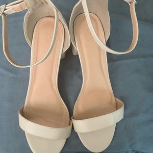 Simplybe  Wide Width Nude block heels